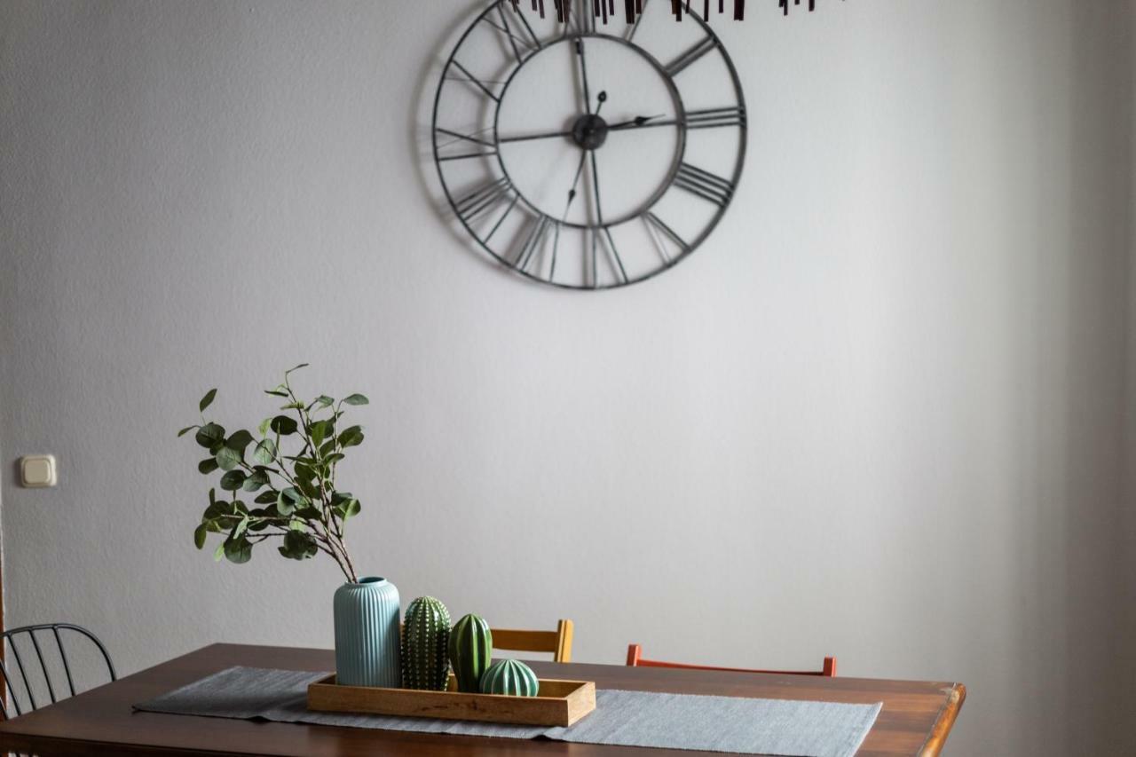 Serva La Bari Shared Apartment Seville Ngoại thất bức ảnh