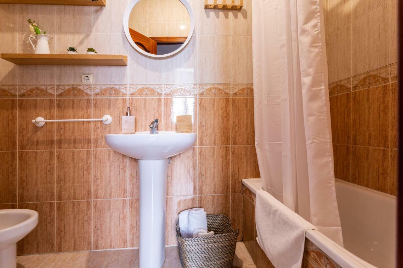 Serva La Bari Shared Apartment Seville Ngoại thất bức ảnh