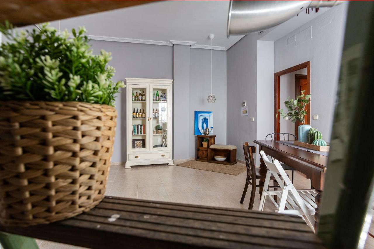 Serva La Bari Shared Apartment Seville Ngoại thất bức ảnh