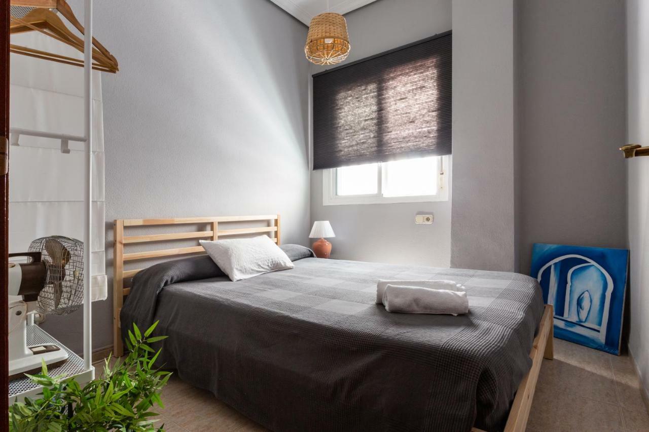 Serva La Bari Shared Apartment Seville Ngoại thất bức ảnh