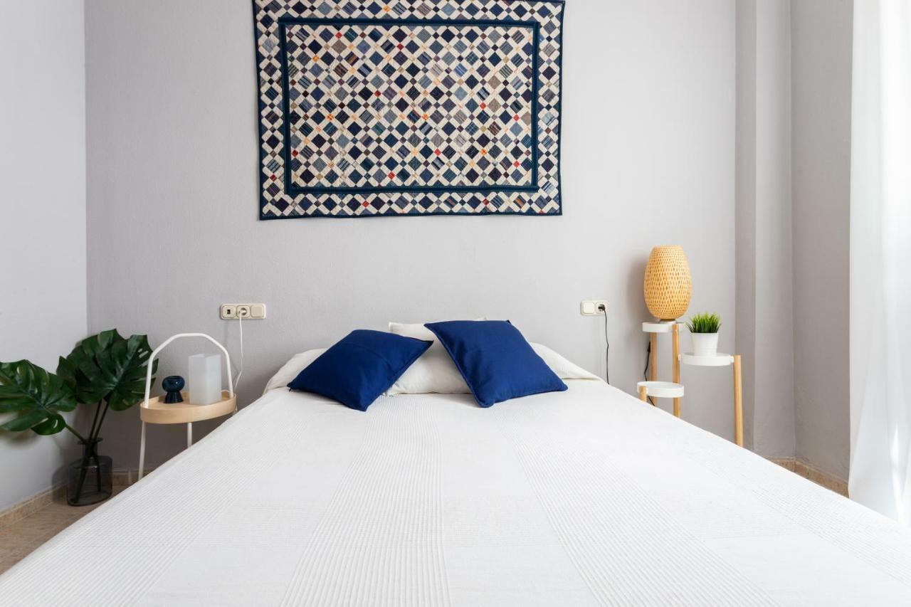 Serva La Bari Shared Apartment Seville Ngoại thất bức ảnh