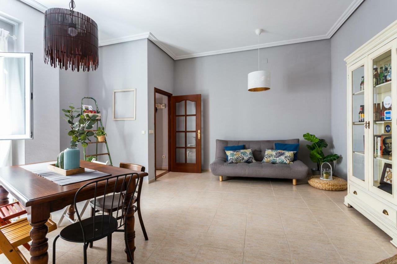 Serva La Bari Shared Apartment Seville Ngoại thất bức ảnh