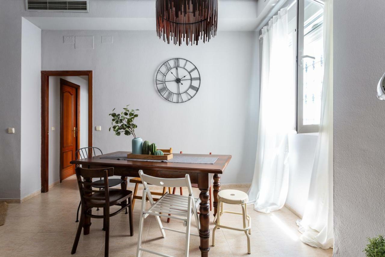 Serva La Bari Shared Apartment Seville Ngoại thất bức ảnh